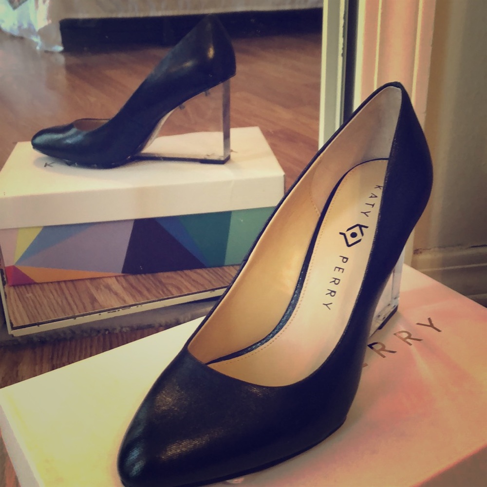 New in box- Katy Perry Black pumps